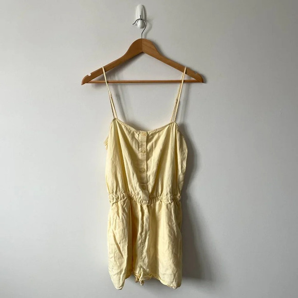 Aritzia Sunday Best Linen Lyocell Blend Makenna Romper Pastel Yellow Sz Medium - Picture 2 of 7